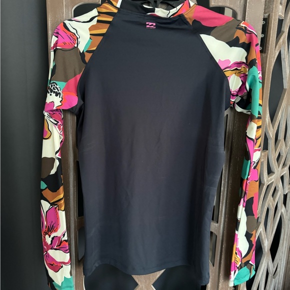 Billabong Rash Guard - Picture 2 of 5